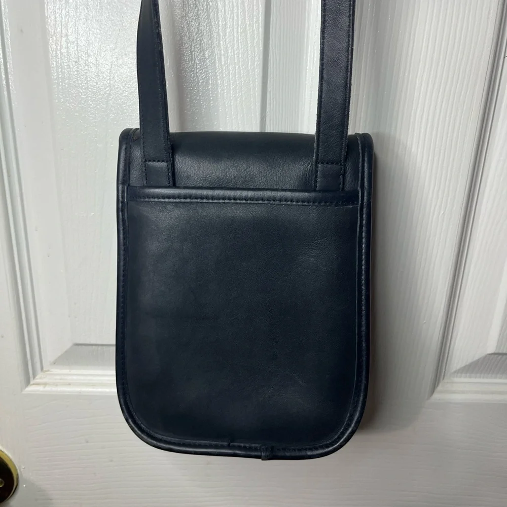 Coach Navy Leather Crossbody Bag with Gold Clasp - Picture 2 of 13